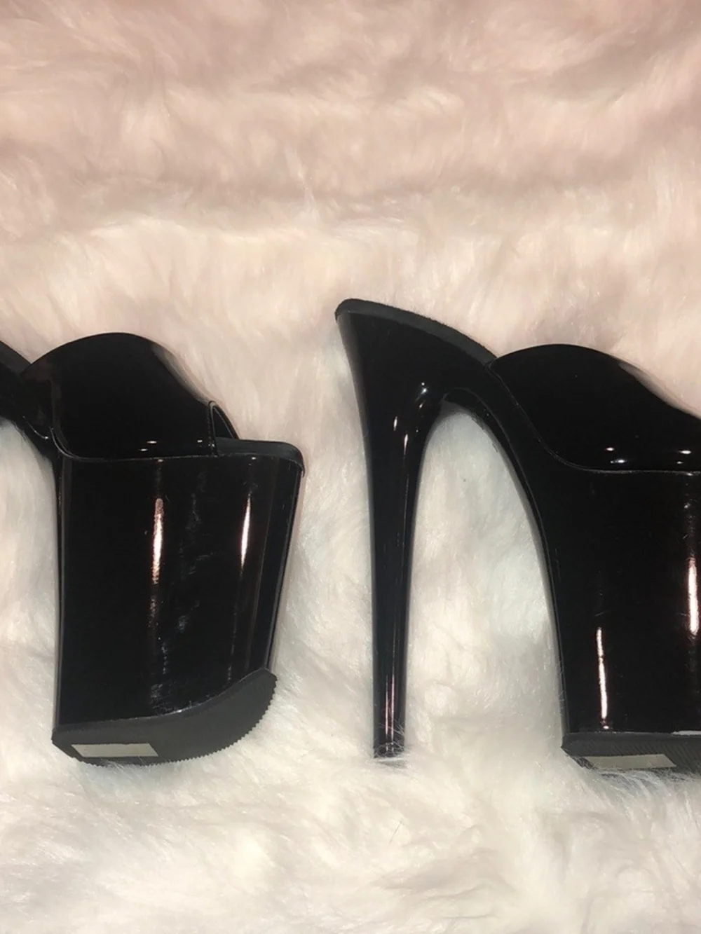 Pleaser sexy clogs